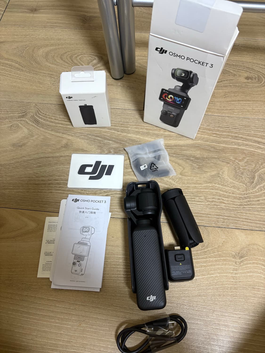 DJI 오즈모 포켓 3 풀세트  (삼각대, 강화필름, Sd 128 포함) 상품이미지1