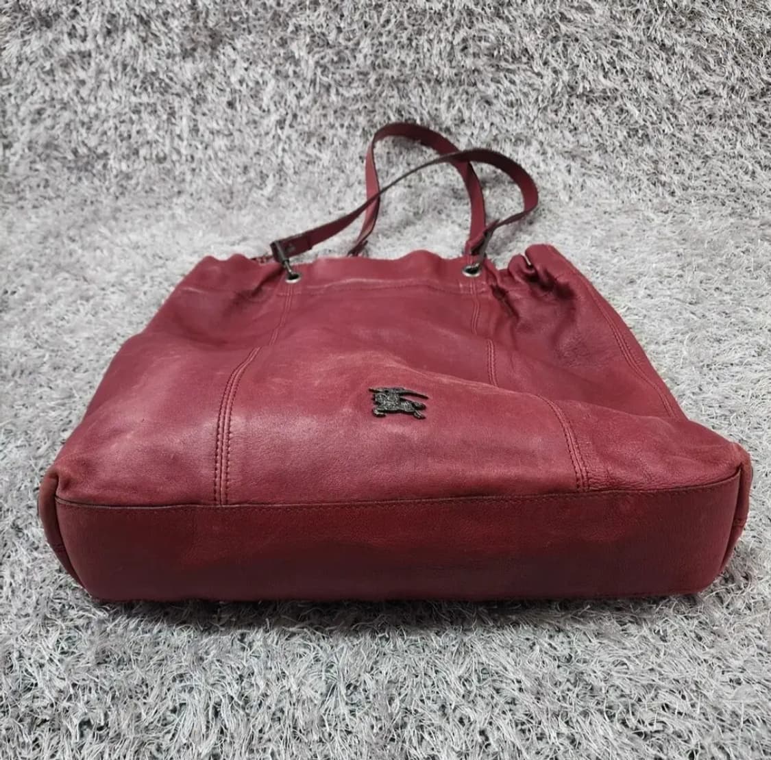 버버리 레더 숄더백 상품이미지5