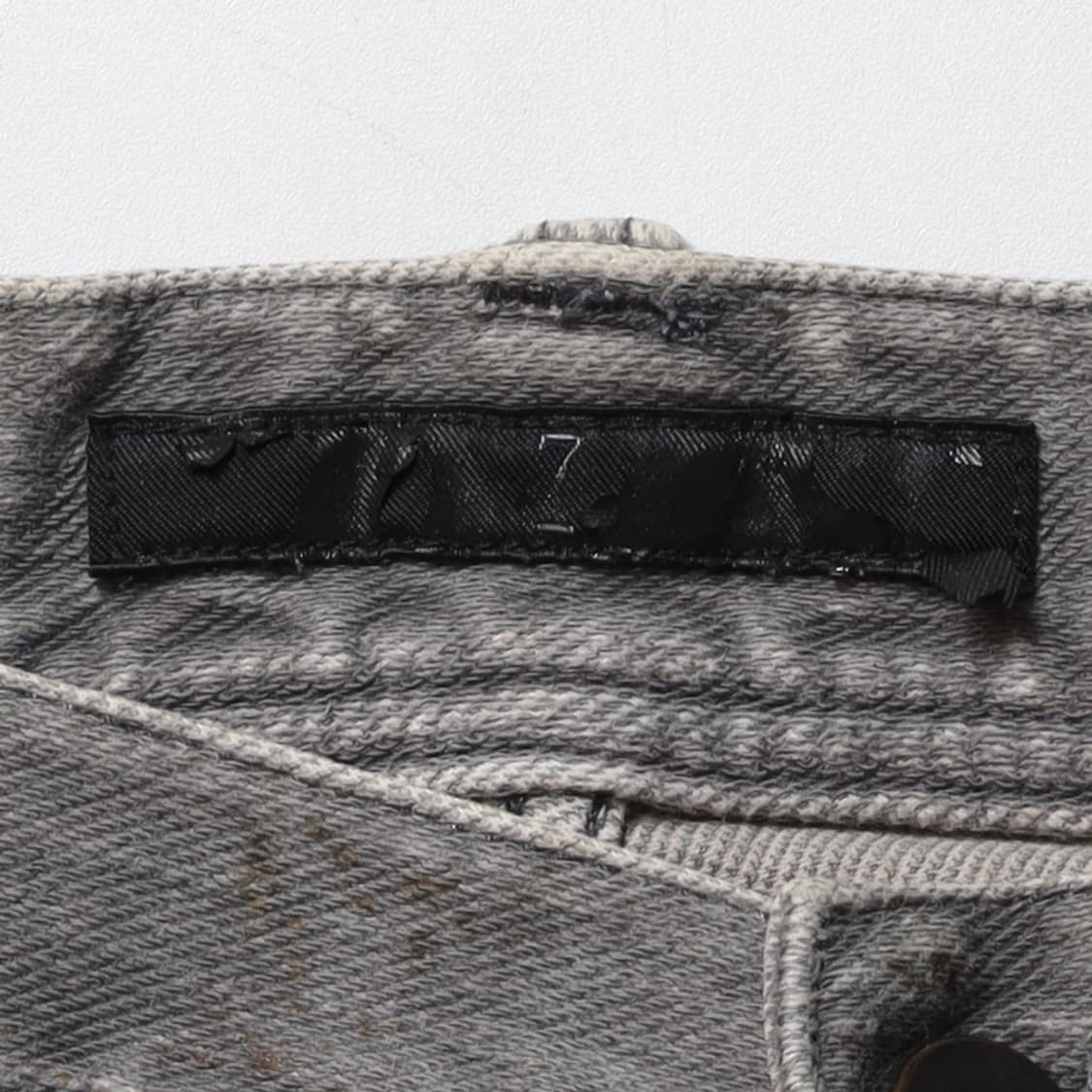 울리우스 Julius Washed Denim Pants

 상품이미지8