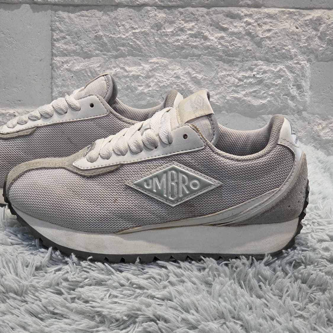 6a-29:엄브로 클래식 레트로 러너 화이트 그레이(230) 상품이미지2