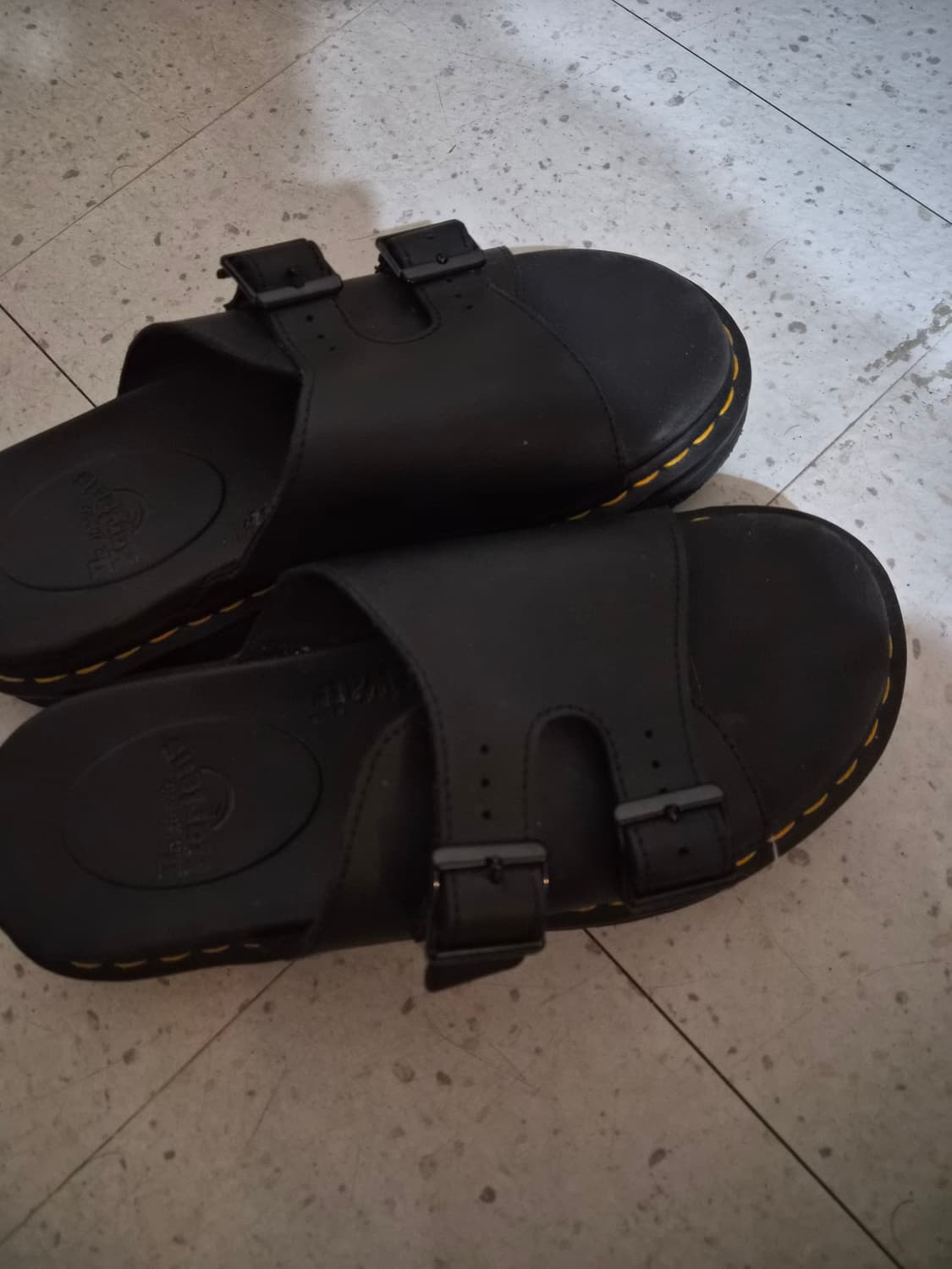 닥터마틴 하이브로드 블랙 270 상품이미지2