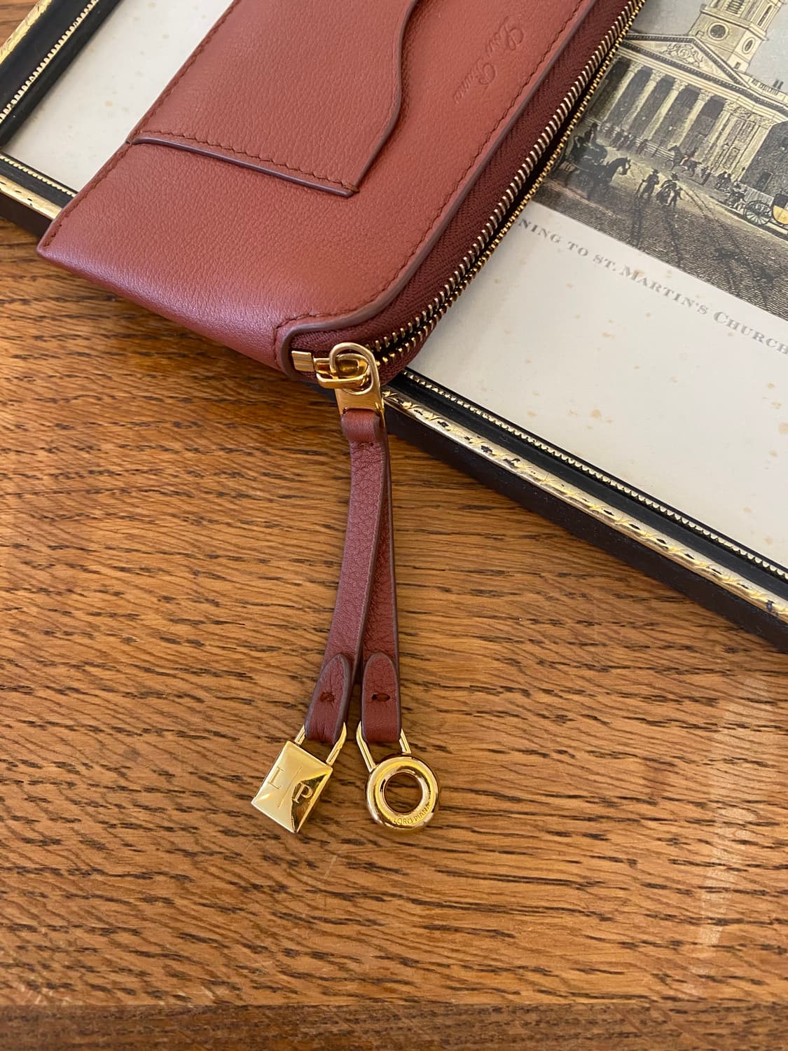 로로피아나 고트스킨 엑스트라 지퍼 파우치 상품이미지9