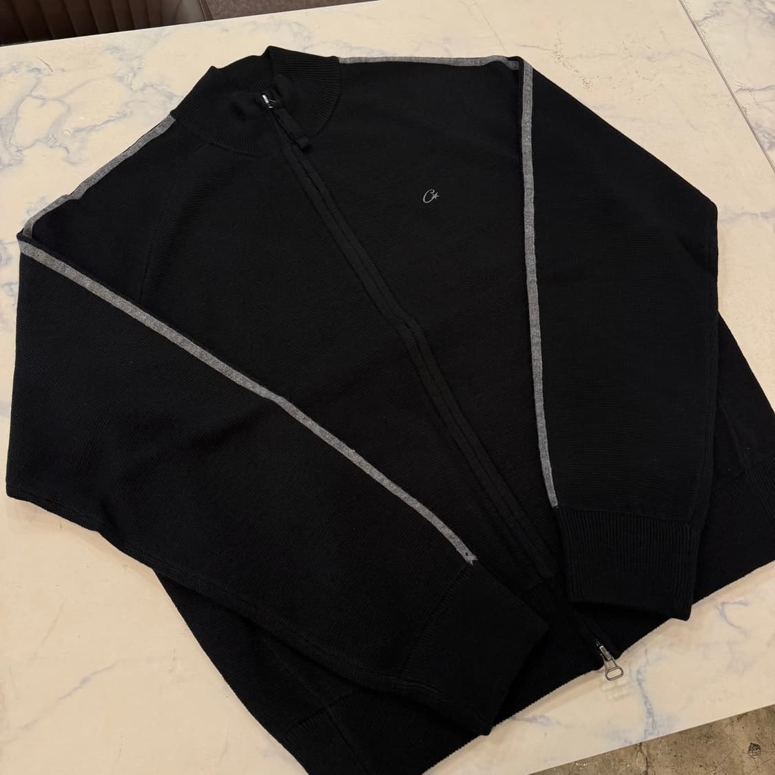 (당일발송) 코르테이즈 VVS 니트집업 블랙 상품이미지1