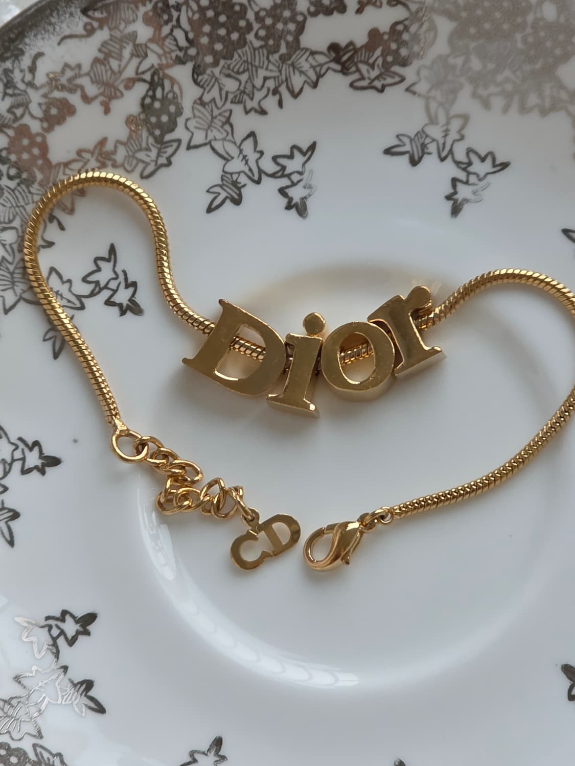 디올 금장 dior 로고 레터링 팔찌 상품이미지1