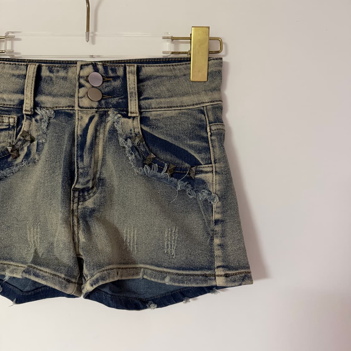 새상품 여자 스터드 데님 숏팬츠 S 상품이미지4