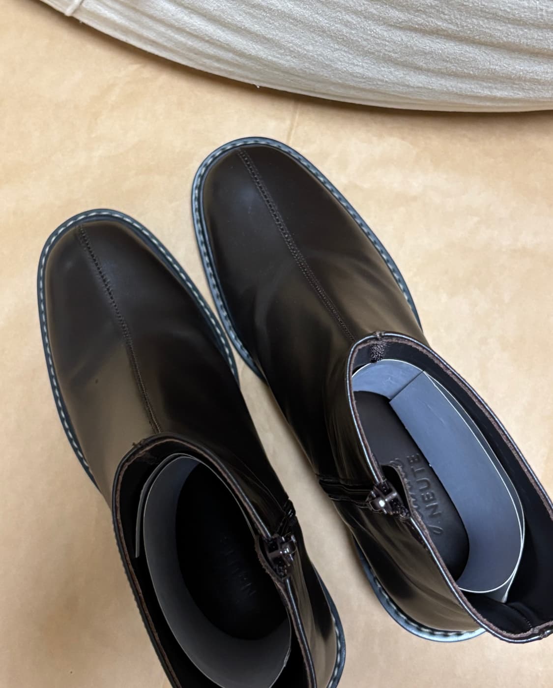 누트 소쟌 콜라보 앵클 부츠 상품이미지6