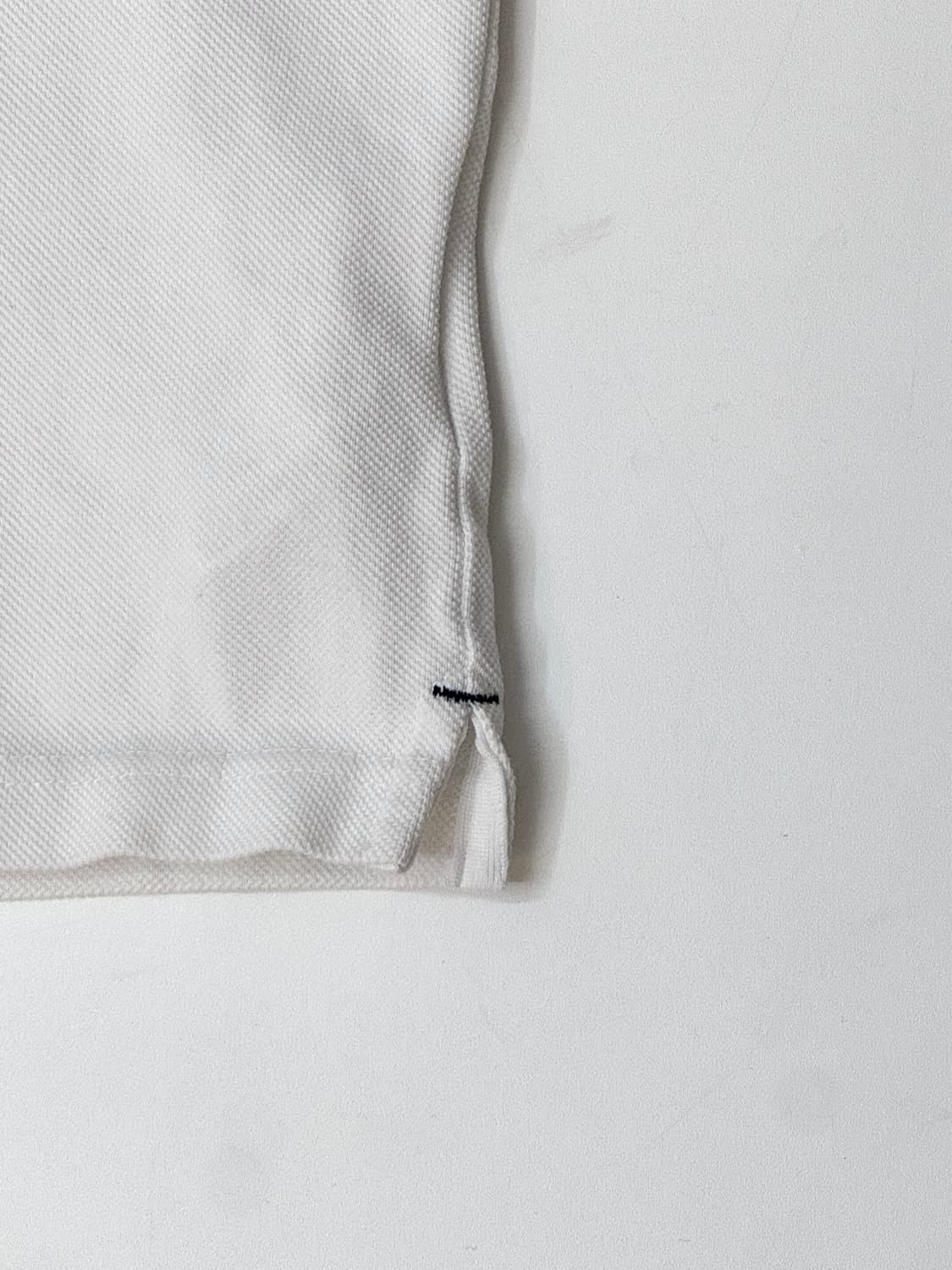 Comme des Garcons 꼼데가르송 화이트컬러 자수 로고 반팔티 상품이미지6