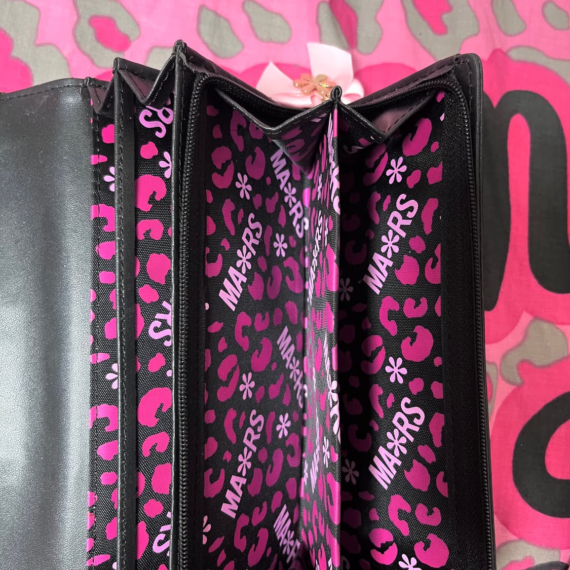 MA*RS마즈 금장 블랙핑크 레오파드 리본 장지갑 히메오네갸루 y2k핀터 상품이미지4