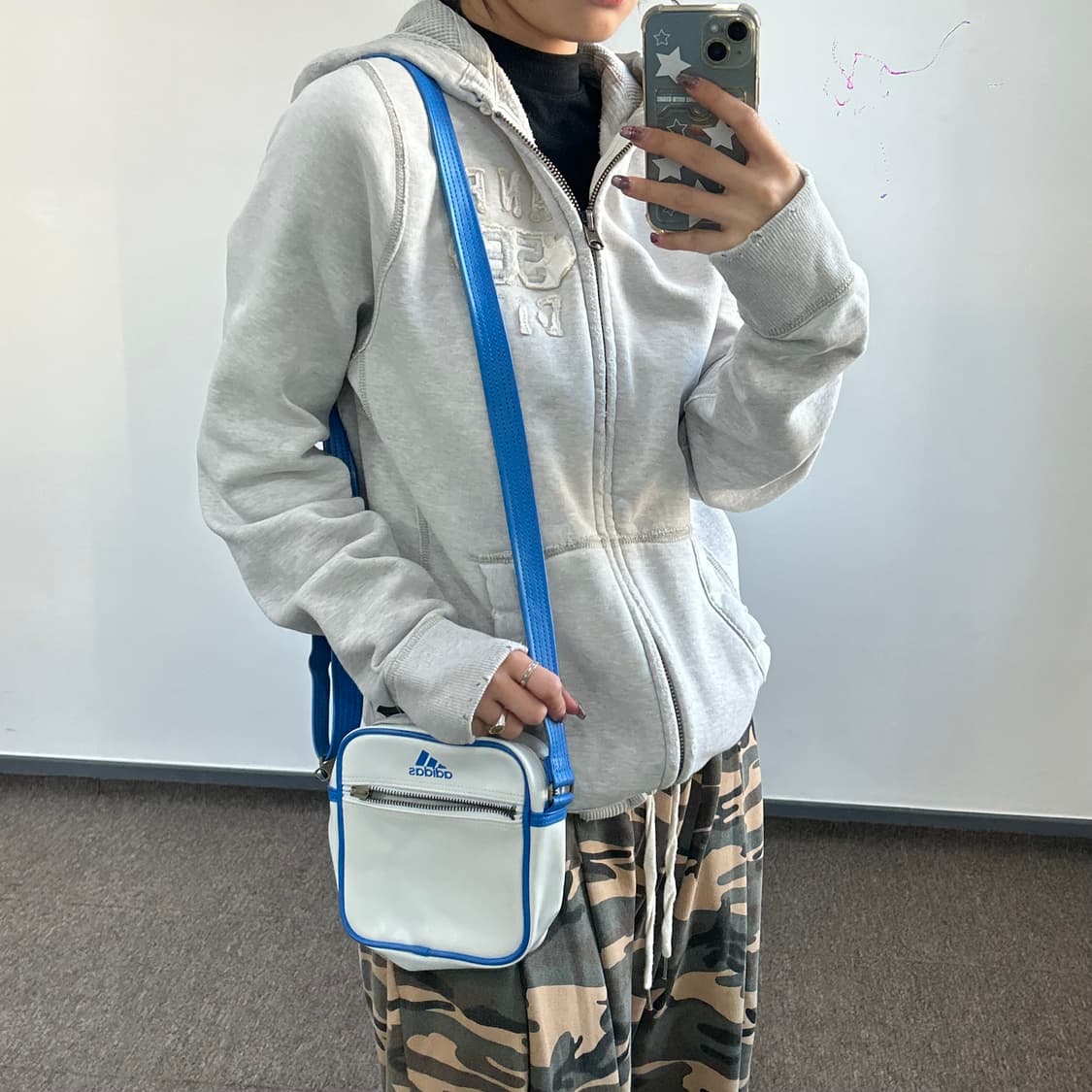 Adidas 아디다스 블루 화이트 배색 미니 크로스백 상품이미지1