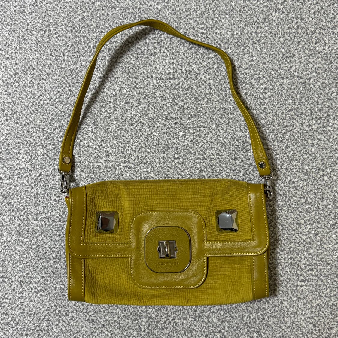 Longcamp 롱샴 모스그린 벨벳 숄더백 상품이미지1