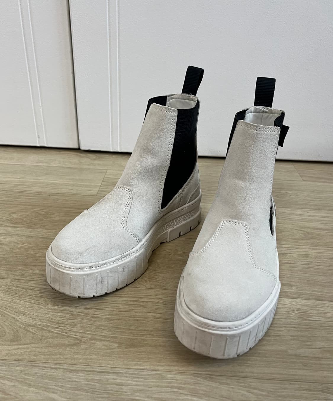 푸마 스웨이드 첼시 앵클 부츠 상품이미지1