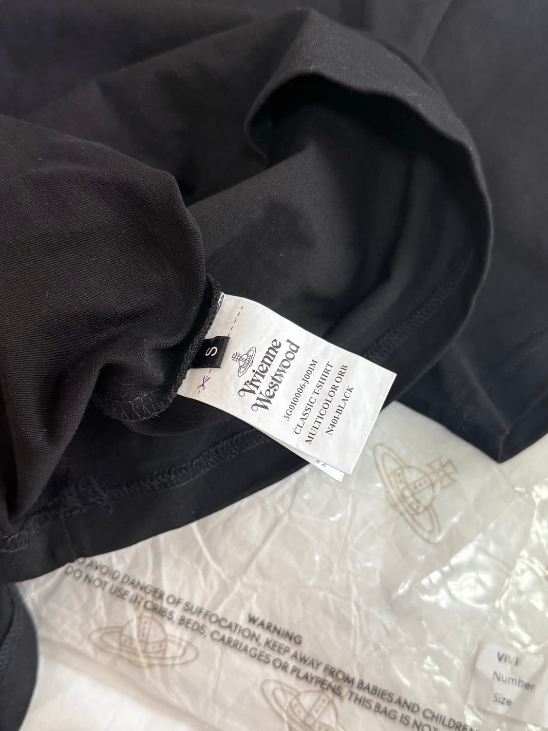 비비안웨스트우드 로고 반팔티 블랙 남녀공용 완전새상품급 상품이미지5