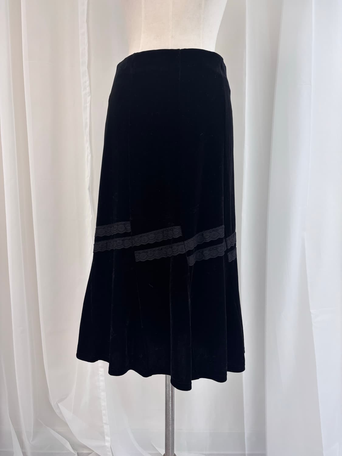 벨벳 레이스 사선 트리밍 스커트 상품이미지1