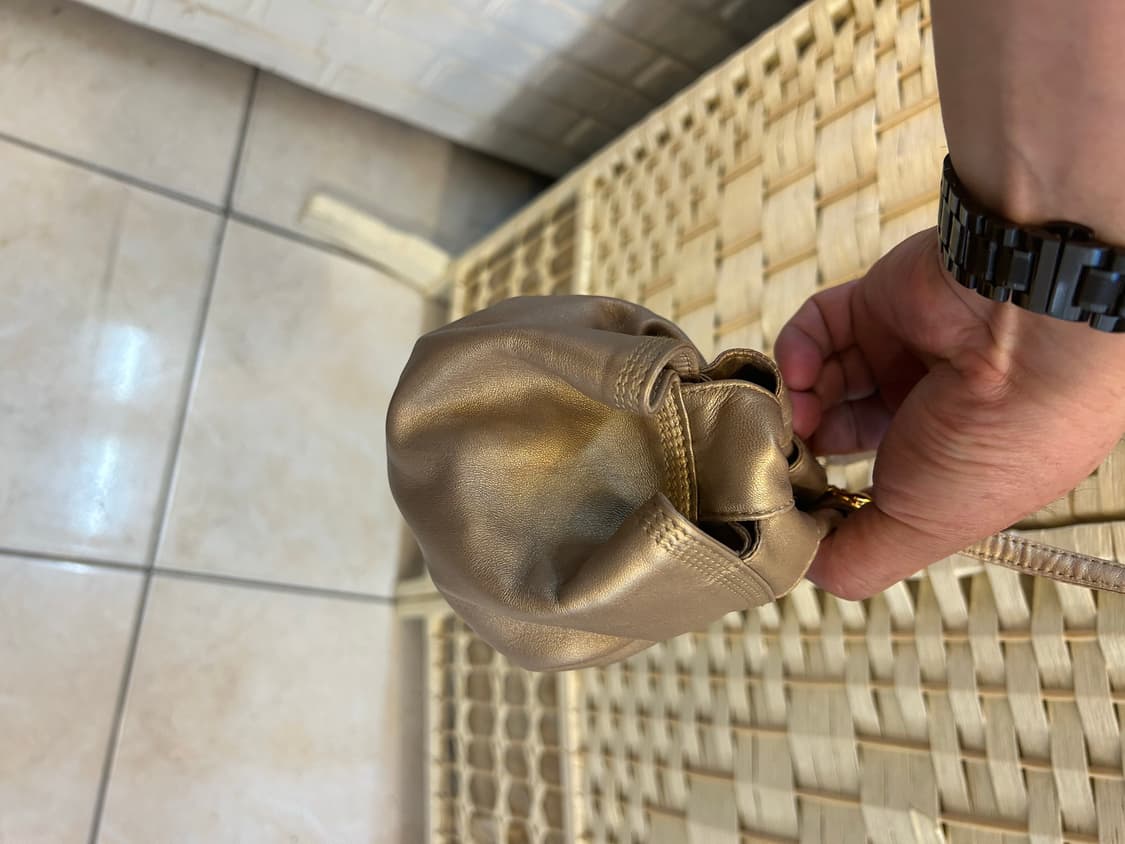 정품 로에베 컬렉션 크로스백 팝니다 상품이미지6