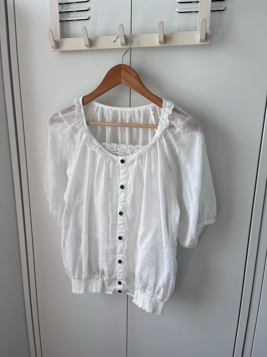 Majestic legon 도트 잔꽃 자수 블라우스 상품이미지7