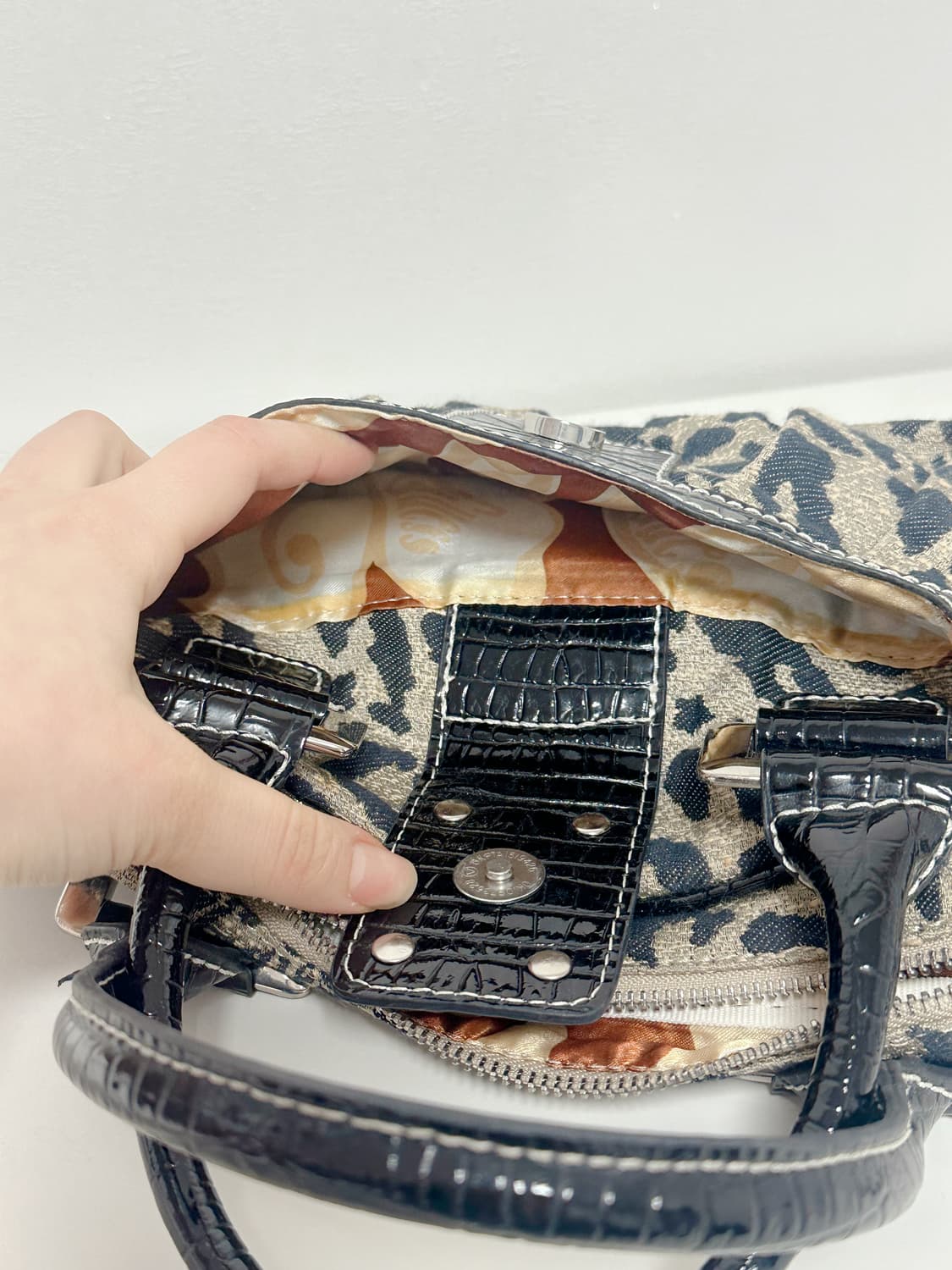 게스 레오파드 탑핸들 토트백 상품이미지5