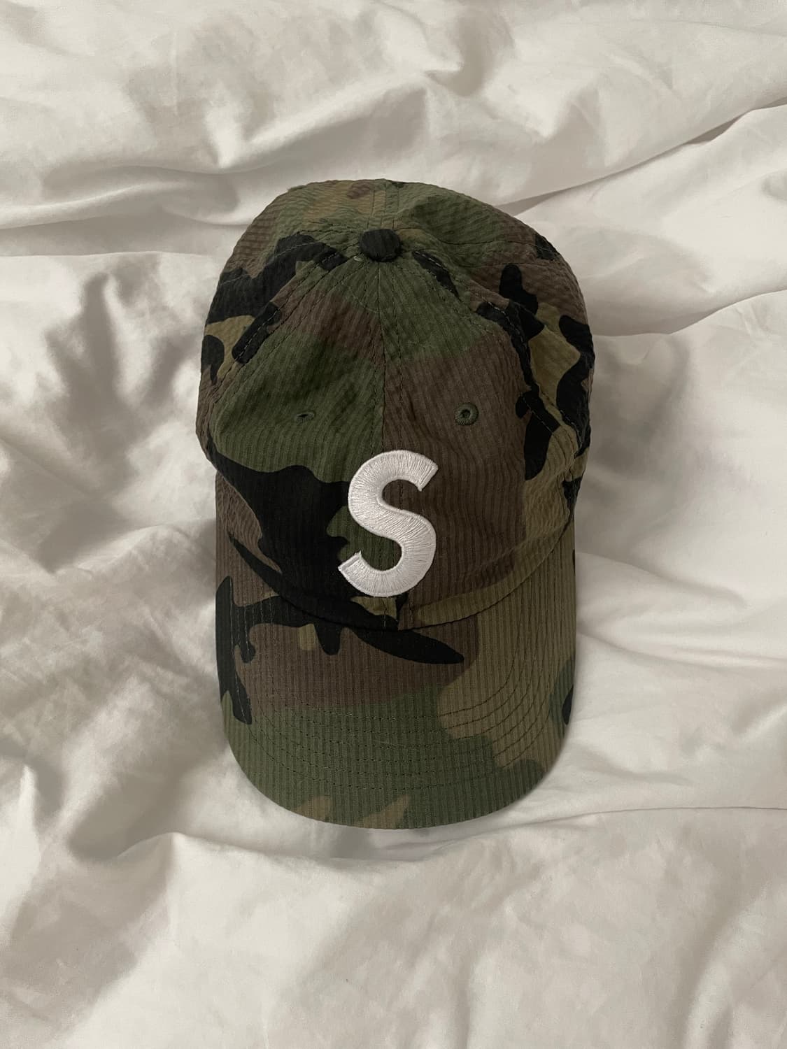 슈프림 시어서커 S 로고 6-패널 우드랜드 카모 - 24SS 상품이미지1