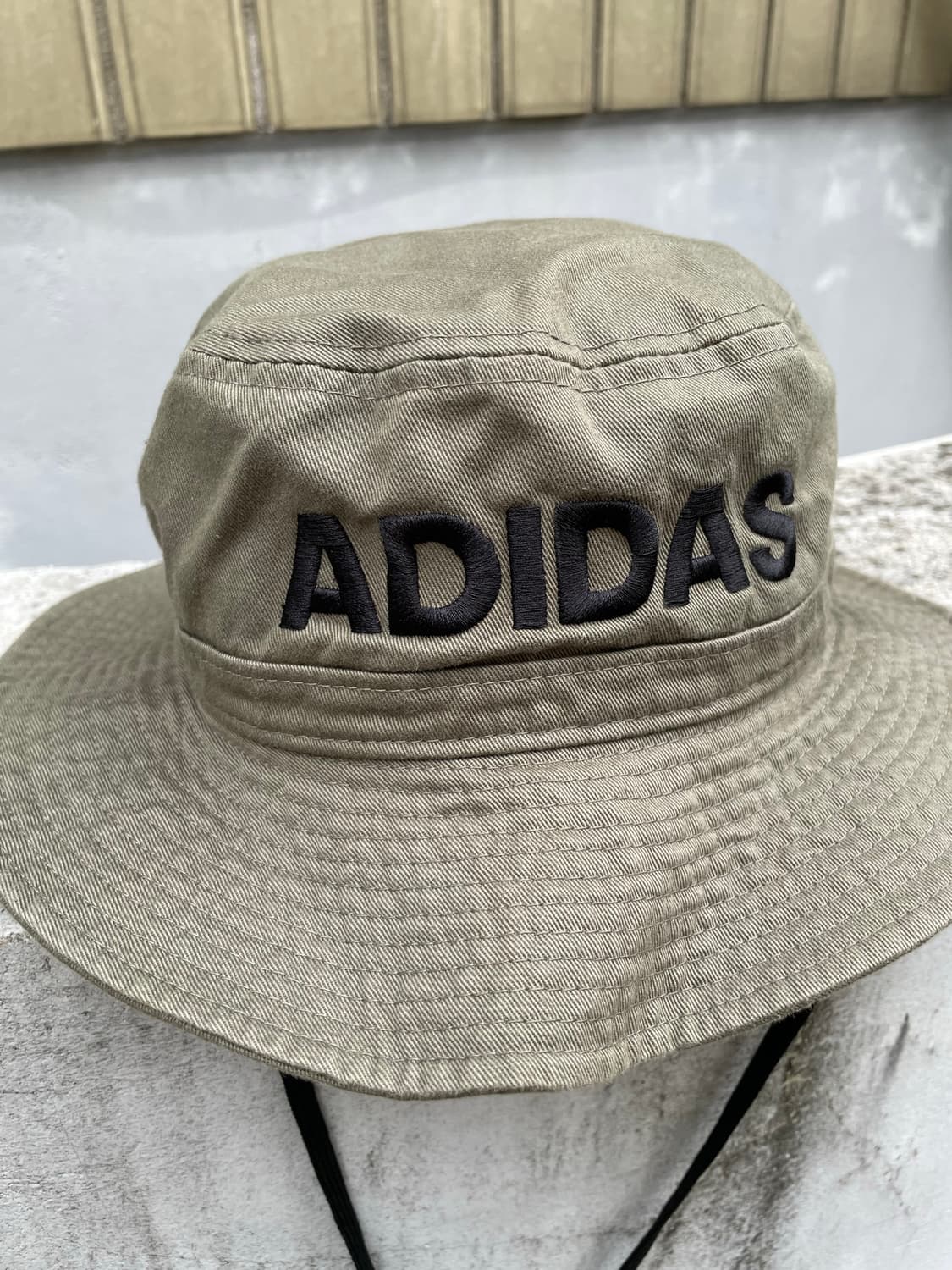 Adidas 아디다스 빅 자수로고 사파리 버킷햇 상품이미지3