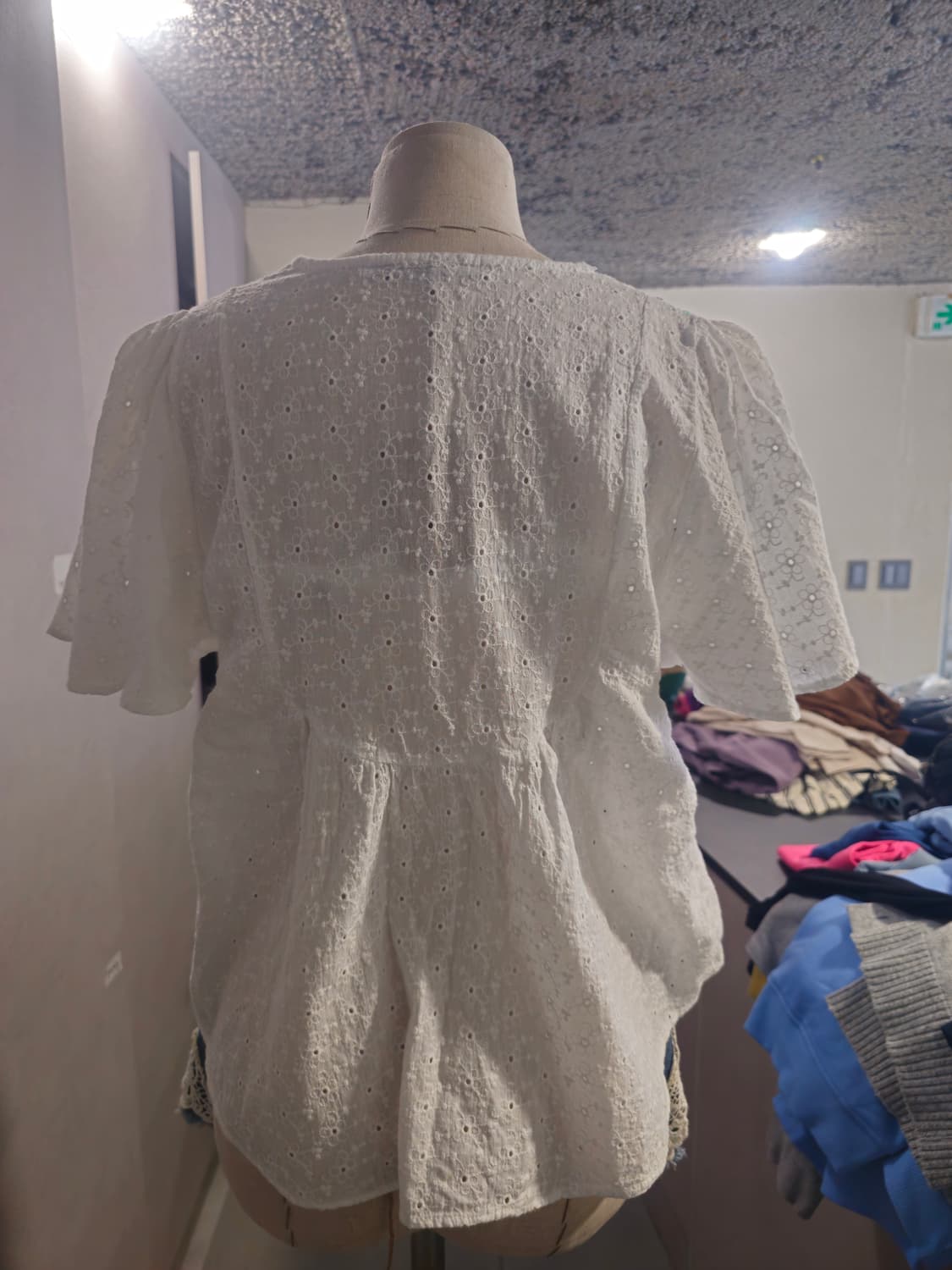 코인코즈 에스닉 자수 아일릿 블라우스 상품이미지8