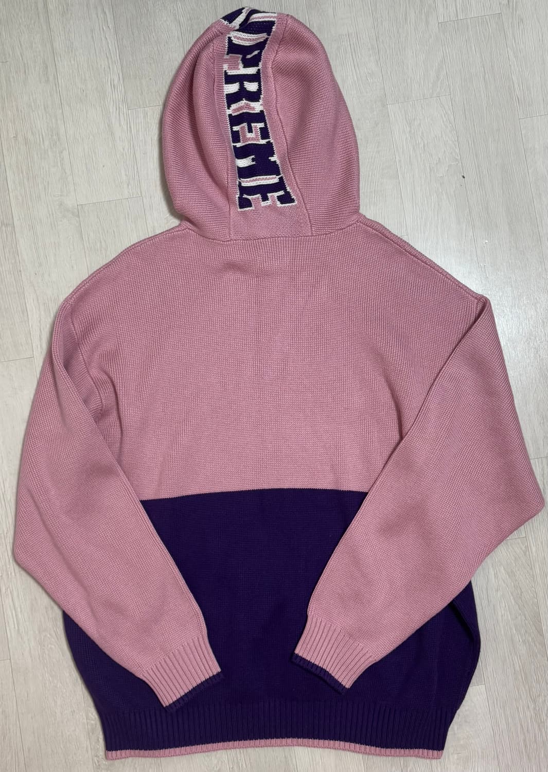 슈프림 투톤 후드 스웨터 핑크 상품이미지2