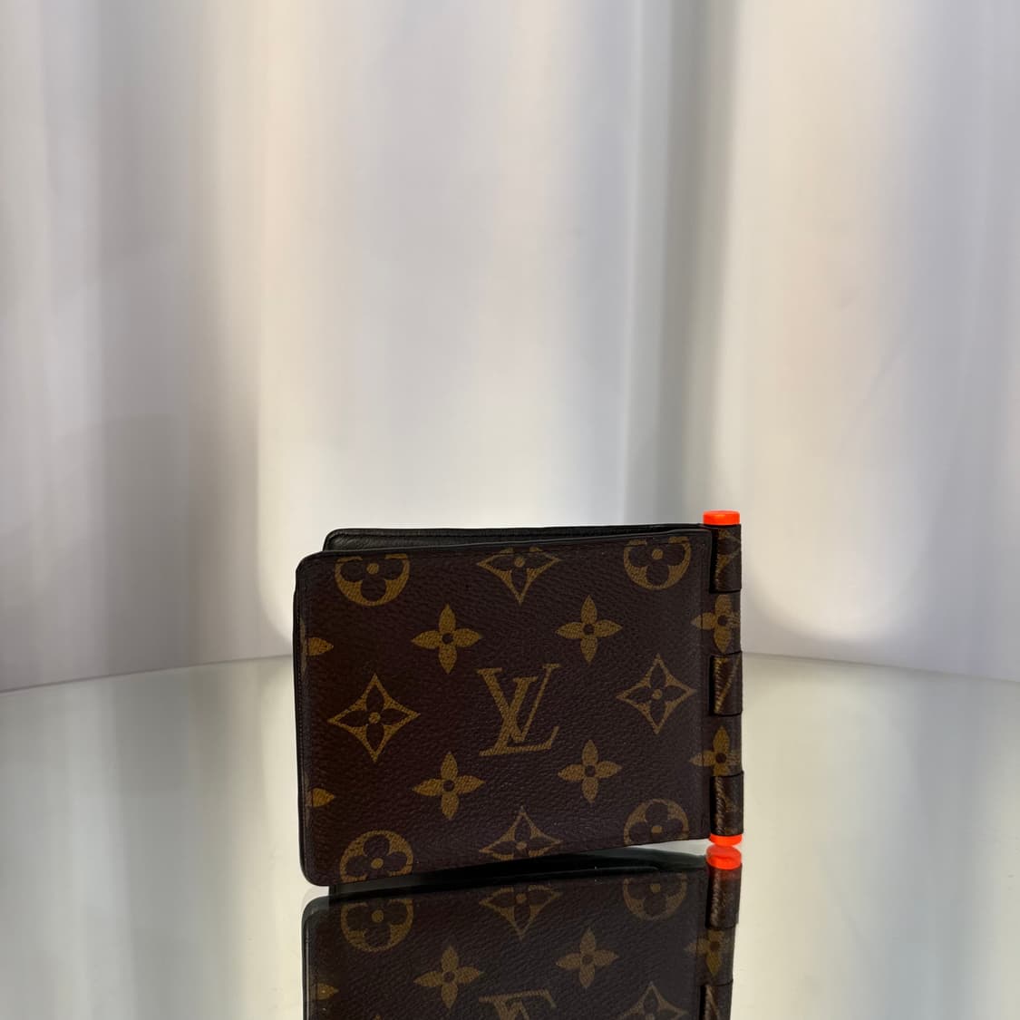 루이비통 버질아블로 모노그램 힌지 반지갑 상품이미지2