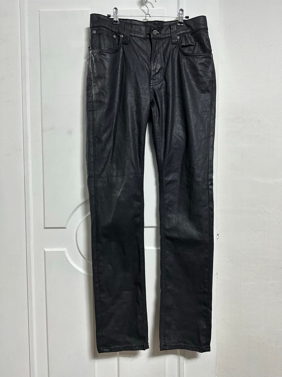 누디진 백투블랙 코팅 팬츠 상품이미지1