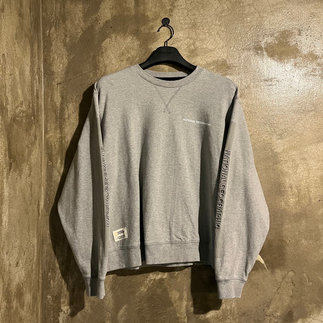 네셔널지오그래픽 맨투맨 상품이미지1