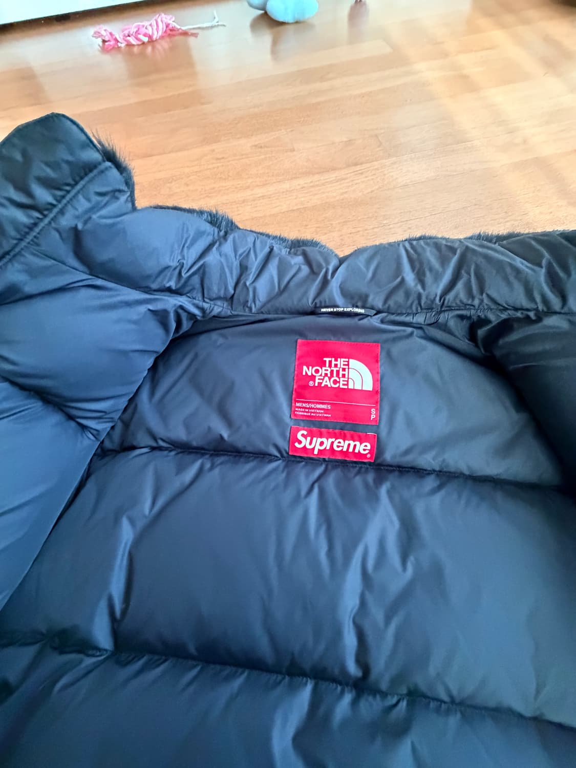 슈프림 x 노스페이스 포우 퍼 눕시 자켓 블랙 - 20FW 상품이미지2