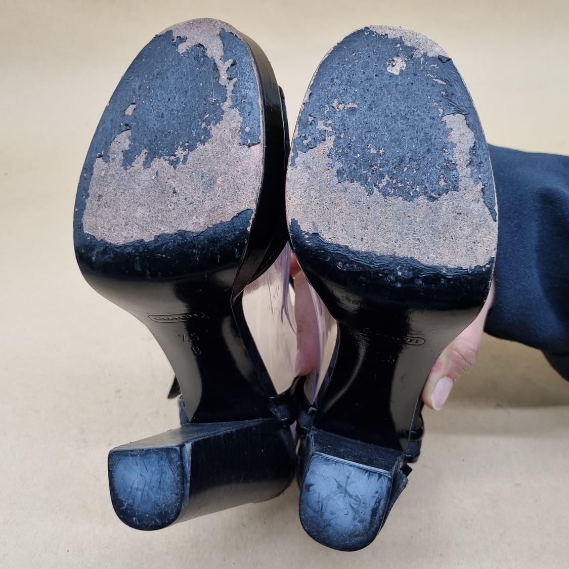 코치 여성샌들힐7.5 245 굽12 상품이미지3