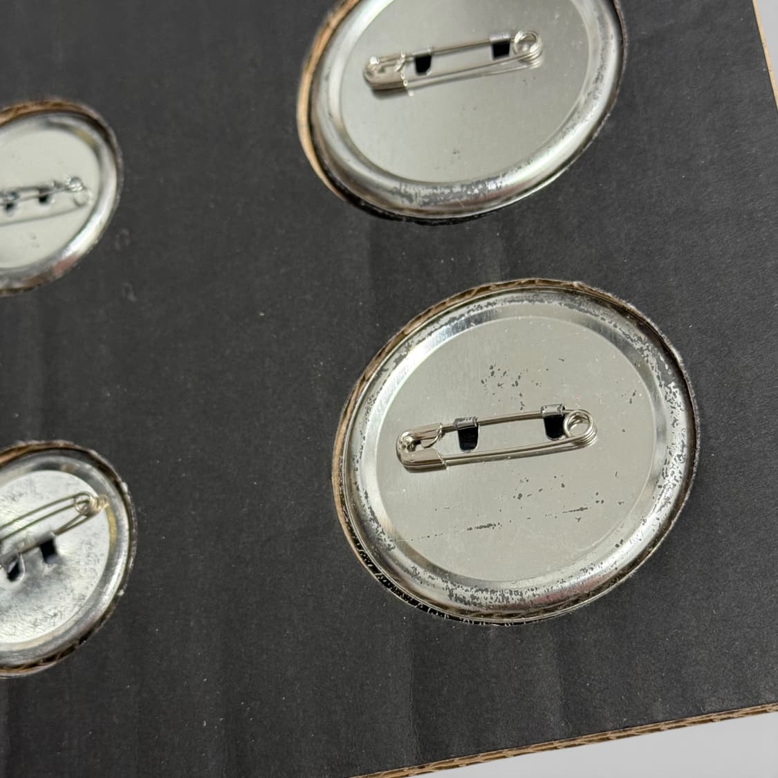 언더커버(UNDERCOVER) 뱃지, 미사용품 상품이미지5