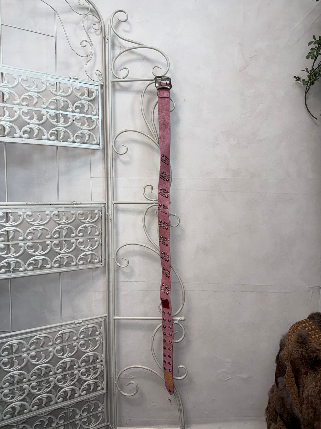 Levi’s pink stud punching belt 상품이미지4