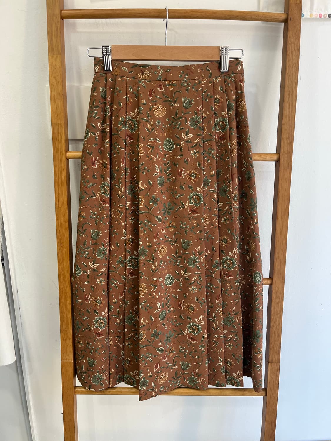 하트포드(HARTFORD) 산요 정품 플라워 핀턱 롱 스커트 상품이미지1