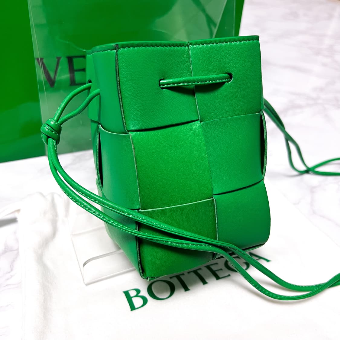 보테가베네타 카세트 미니 버킷백 상품이미지3