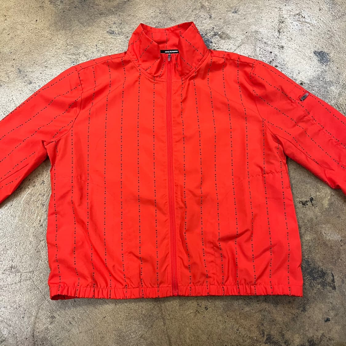 [정품/M] 나이키 러닝 바람막이 레드 NIKE 로고 패턴 b17 상품이미지3