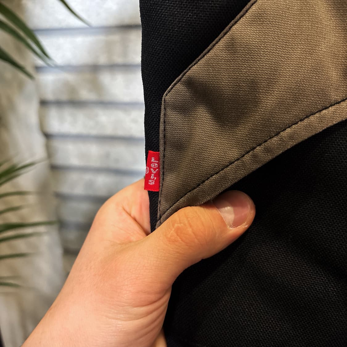 리바이스 웨스턴 패딩 베스트 요크컷 디테일 블랙/브라운 상품이미지6