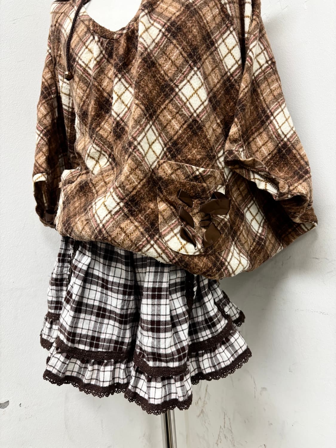 Top: [LIZLISA]rare 딸기초코 판초 후드  상품이미지8