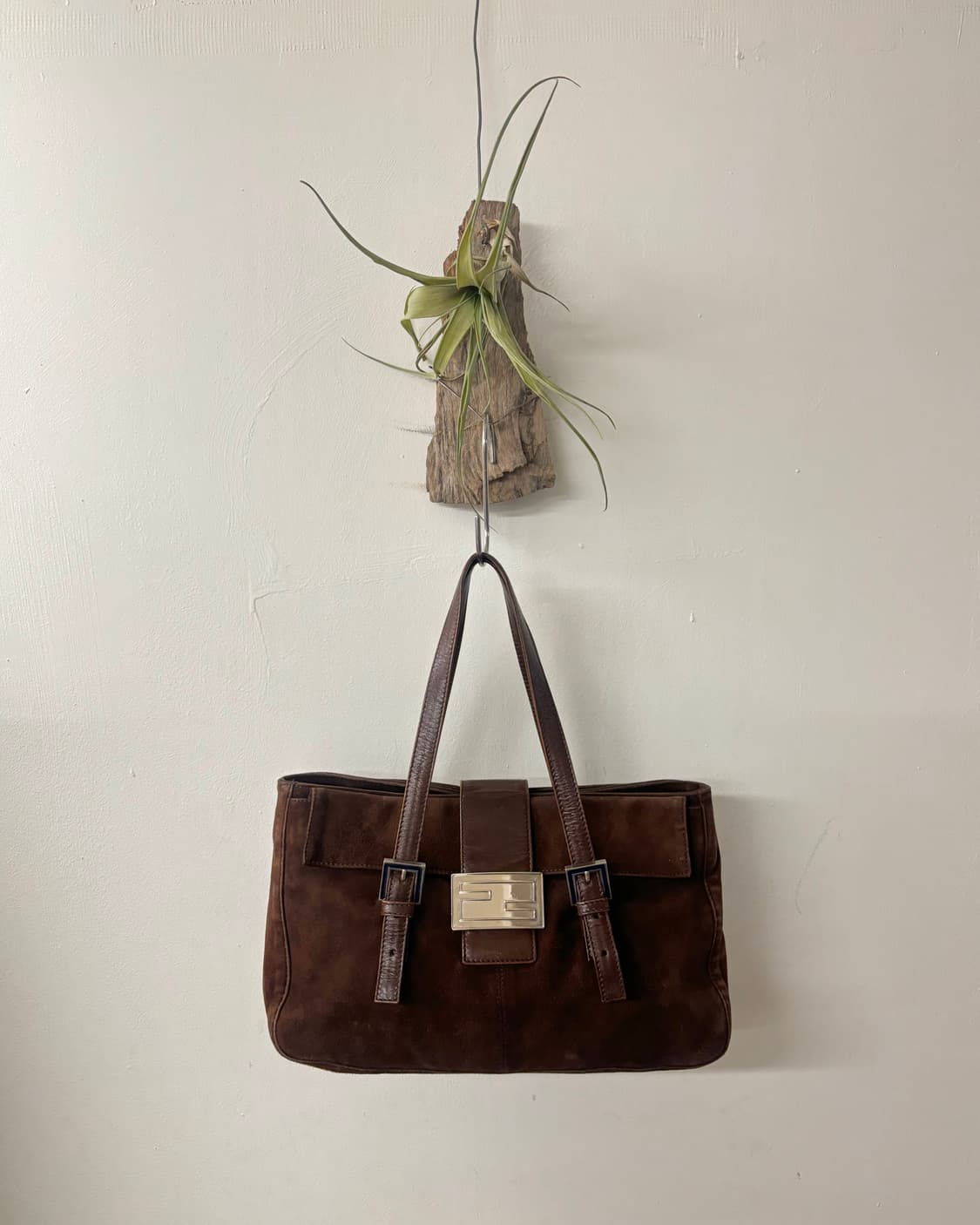 펜디 브라운 스웨이드 숄더백 상품이미지1