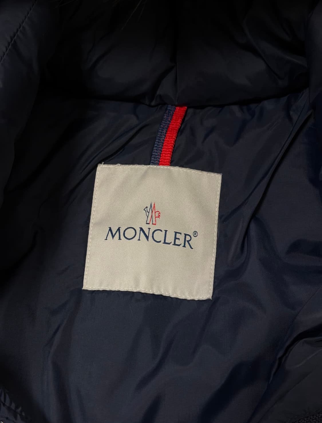 몽클레어 클루니 23년식 1사이즈 패딩(정품) 상품이미지3