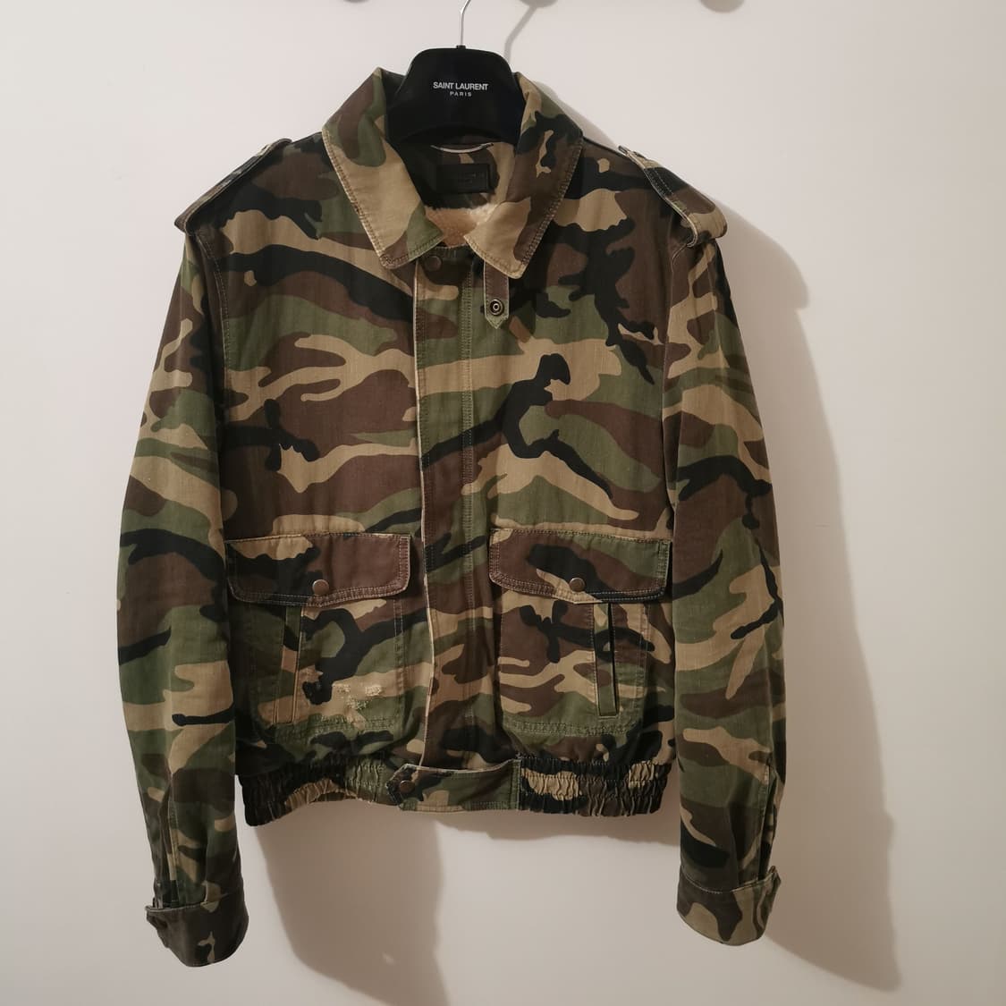 [라이즈 원빈님 착용] 생로랑 19AW 시어링 카모 봄버 자켓 상품이미지2
