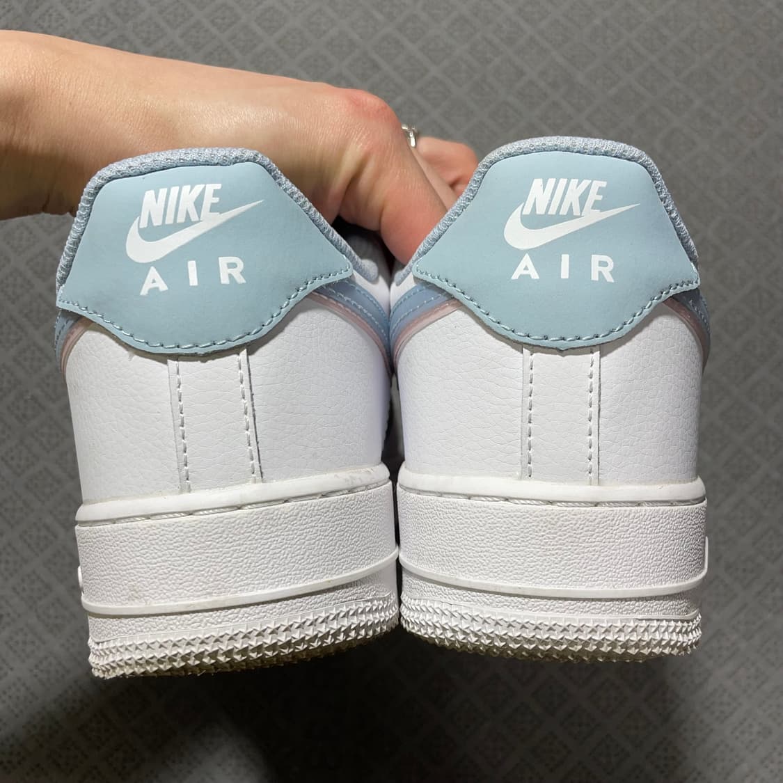 새상품급)나이키 에어포스1 LV8 더블스우시(260) 상품이미지3