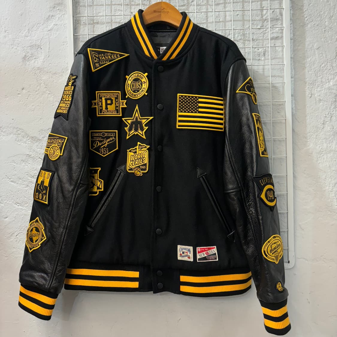 뉴에라 쿠퍼스 타운 컬랙션 블랙 레더 울 바시티 자켓 L 상품이미지3