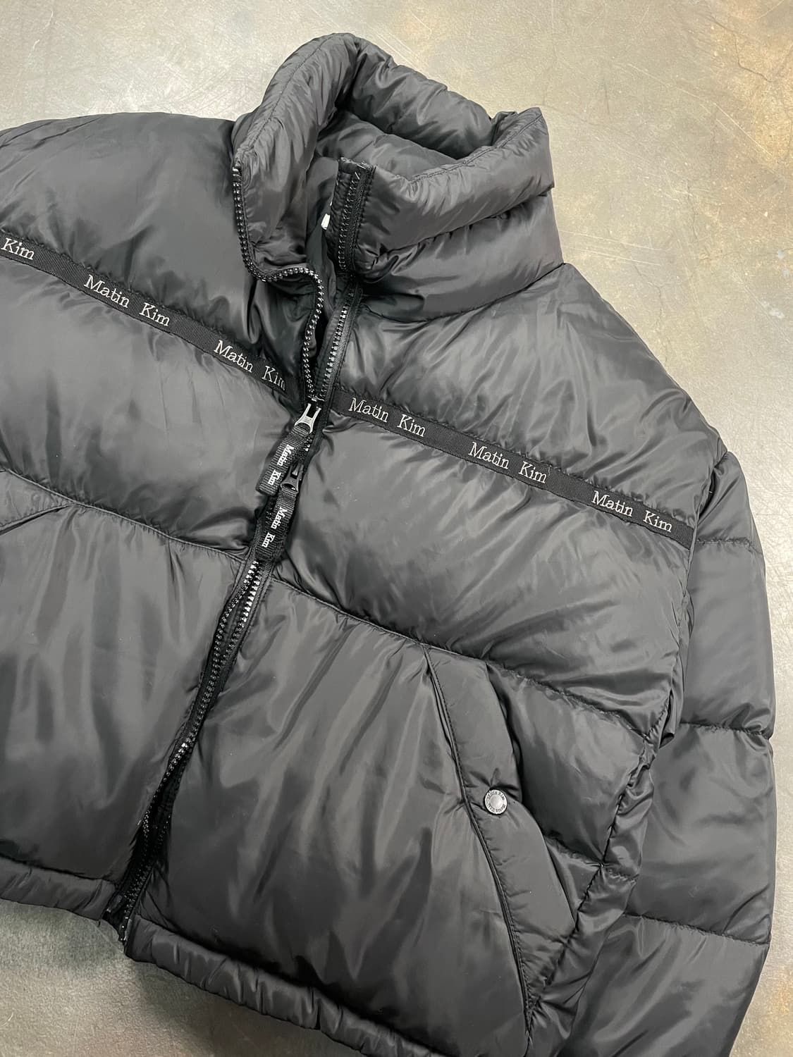 마뗑킴 로고 테이핑 크롭 숏패딩 상품이미지3