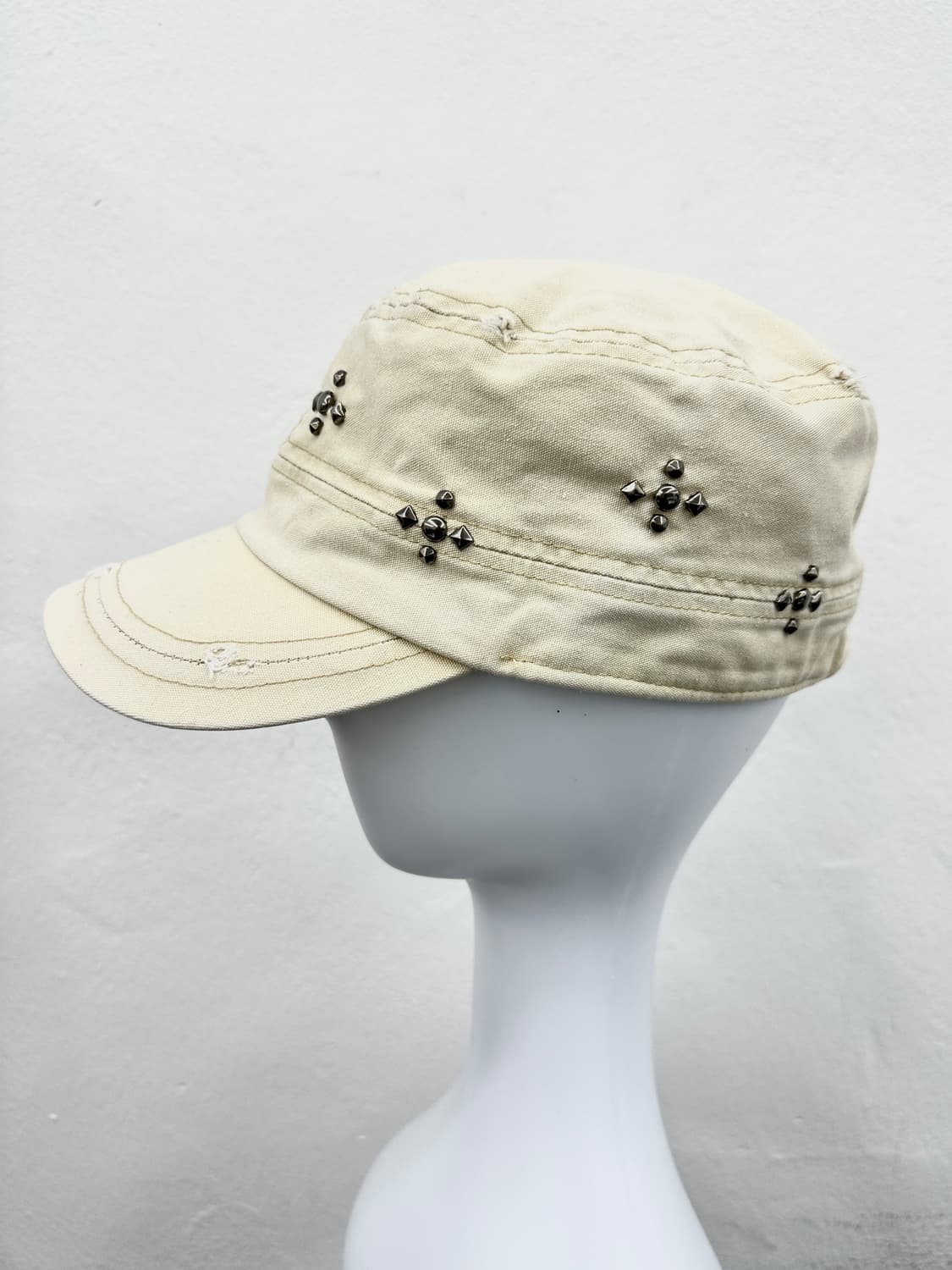Destroyed stud point grunge ivory cap 상품이미지7