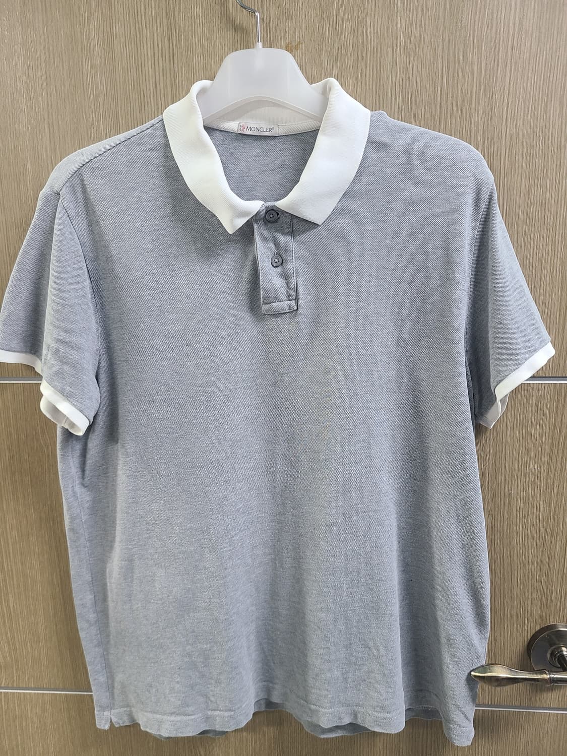 몽클레어 그레이 카라 반팔 티셔츠 상품이미지1