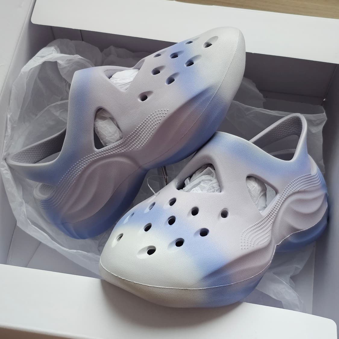 240 새제품 크록스 x 딩윤 장 디퓨저 클로그 모브 뮬 슬리퍼 이지 상품이미지1