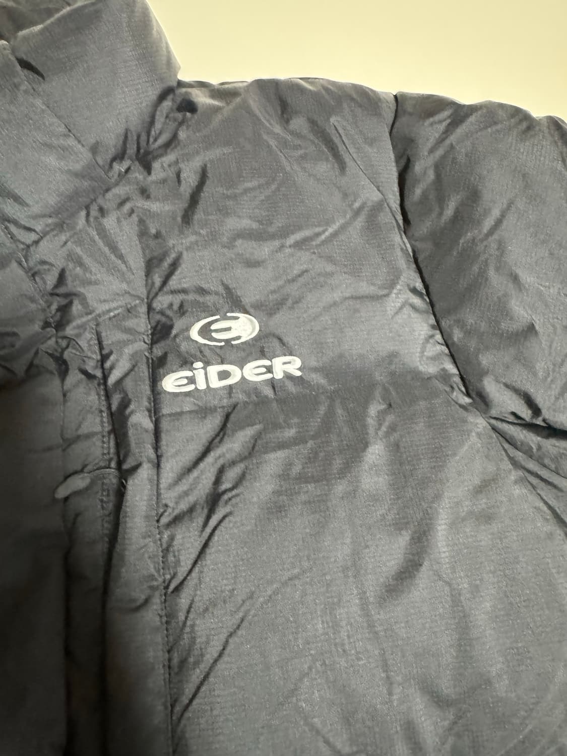 (105)아이더 Defender 700 필파워 블랙 패딩 상품이미지4