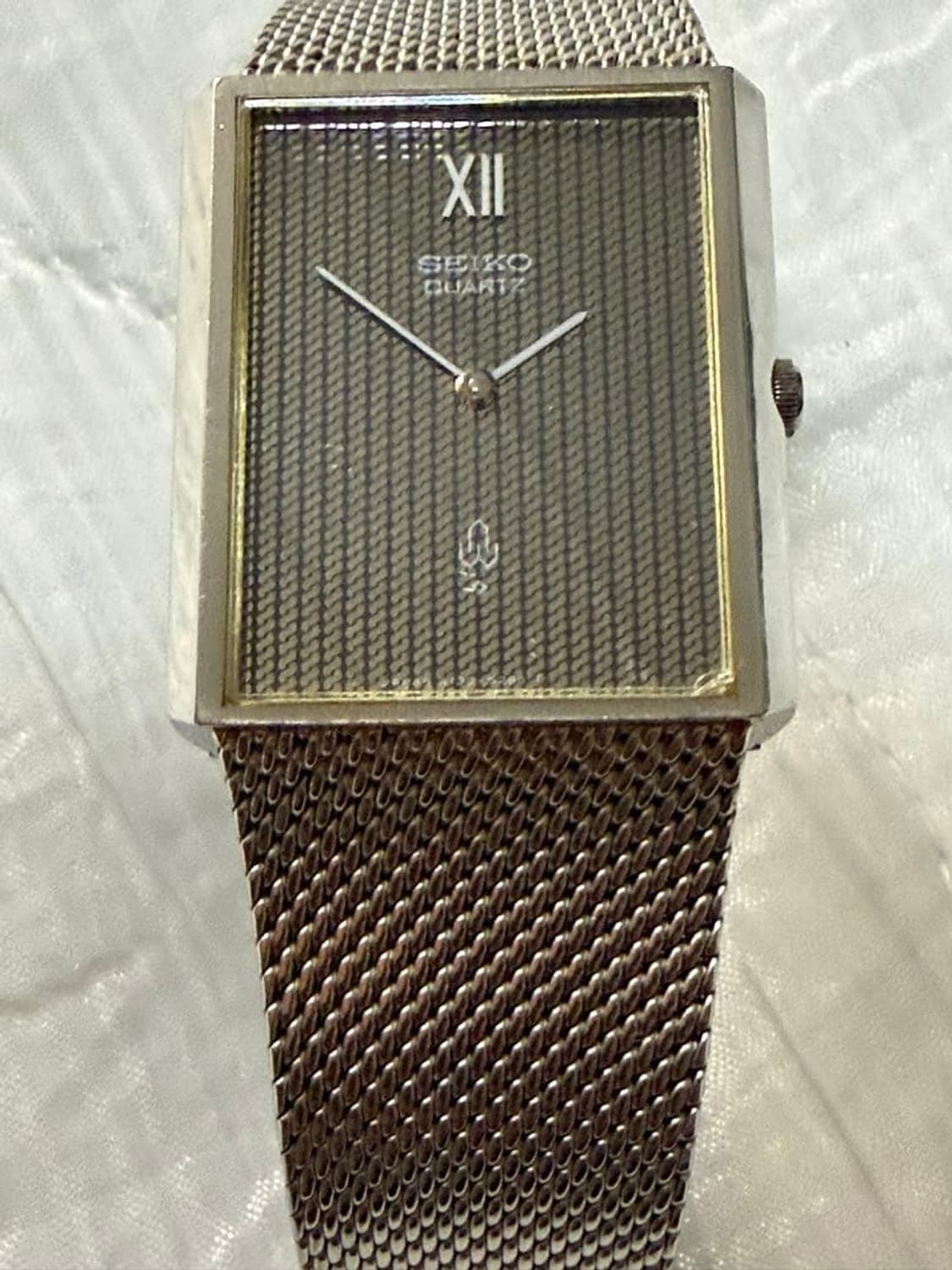 세이코 샤리오 스퀘어 쿼츠 시계 상품이미지2