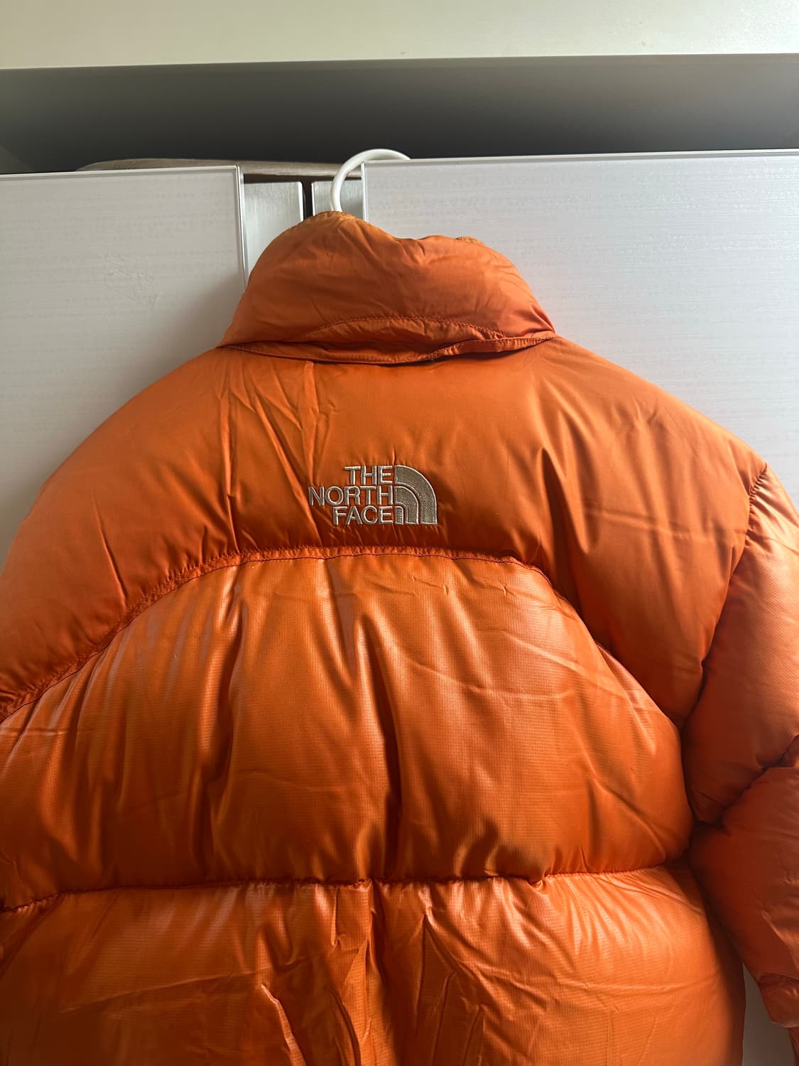 NORTHFACE 노스페이스 주황 오렌지 중앙 로고 눕시 패딩 상품이미지8