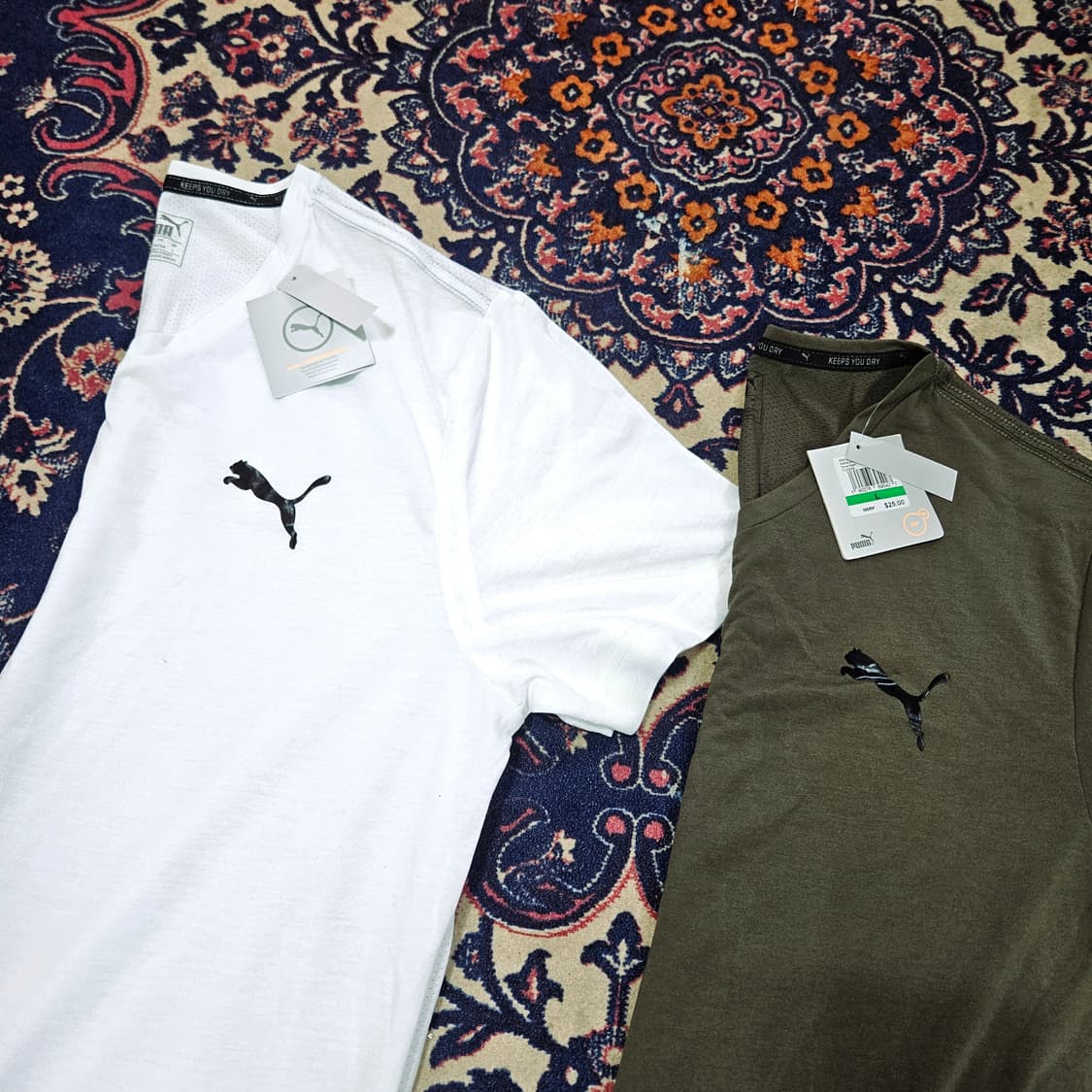 (새상품)푸마(Puma) 브이넥 스몰로고 기능성 브이넥 반팔티셔츠 상품이미지3