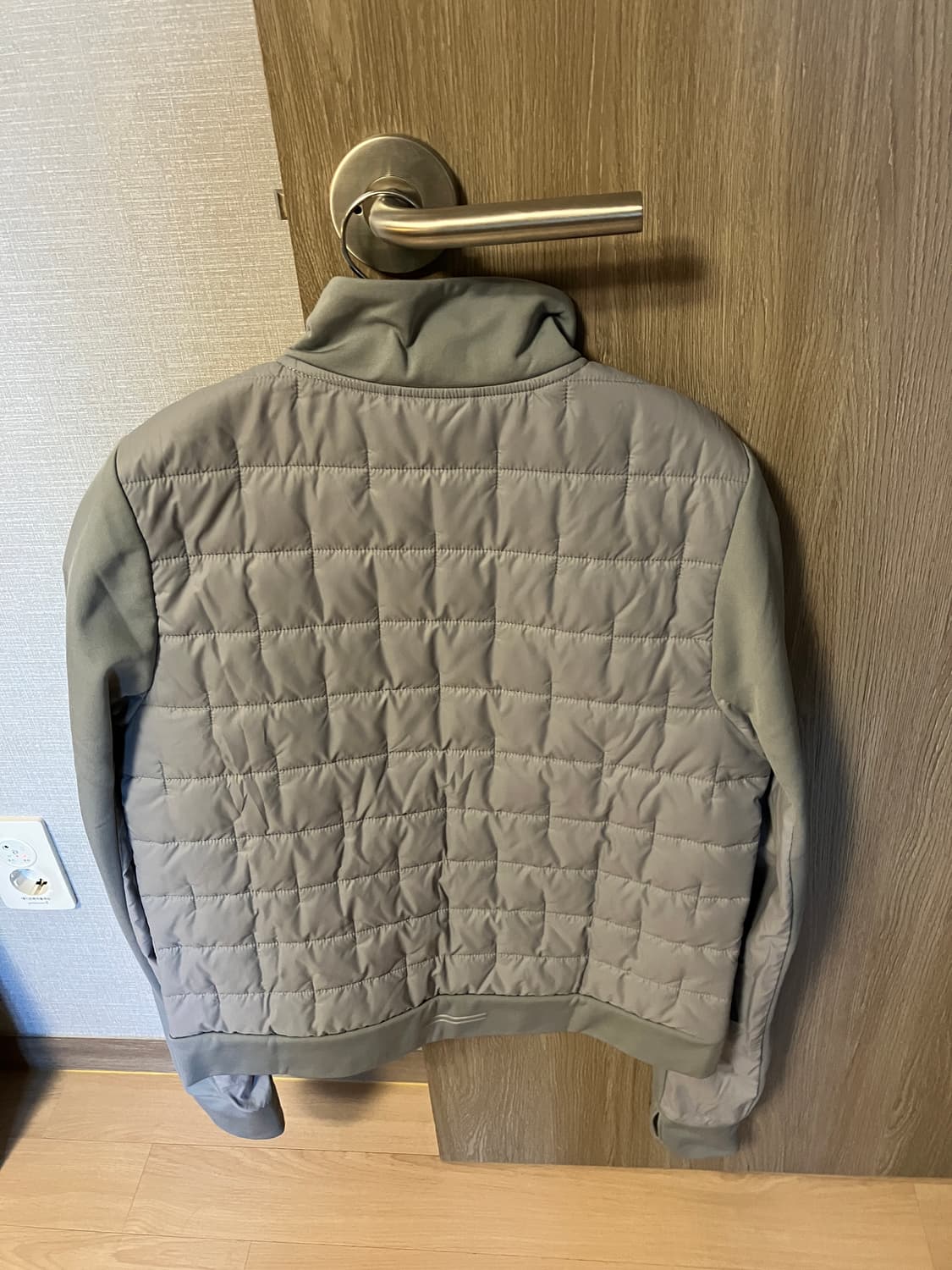 나이키 써마핏 러닝 자켓 여성 미듐 상품이미지2